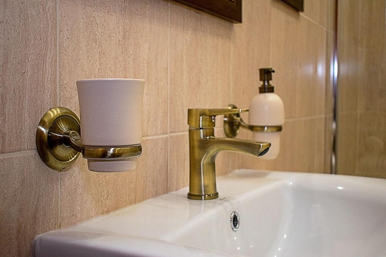 Mini-Hotel In The Very Heart Of Odessa Ngoại thất bức ảnh