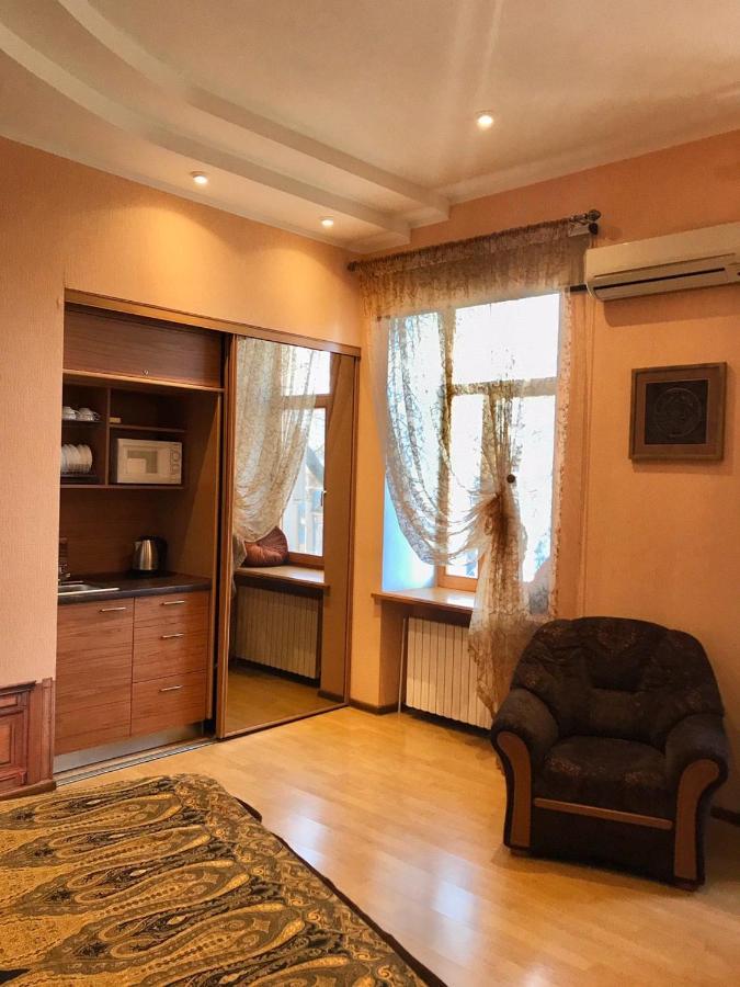 Mini-Hotel In The Very Heart Of Odessa Ngoại thất bức ảnh